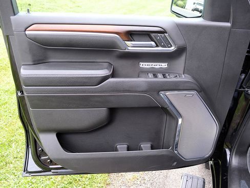 Used 2024 GMC Sierra 1500 Denali AWD/4WD image 21