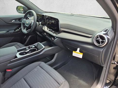 Used 2026 Chevrolet Equinox LT w/ Safety and Technology Package FWD image 22