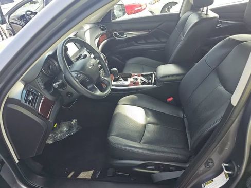 Used 2016 INFINITI Q70 3.7 image 3