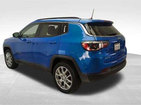 Used 2023 Jeep Compass Latitude AWD/4WD image 4