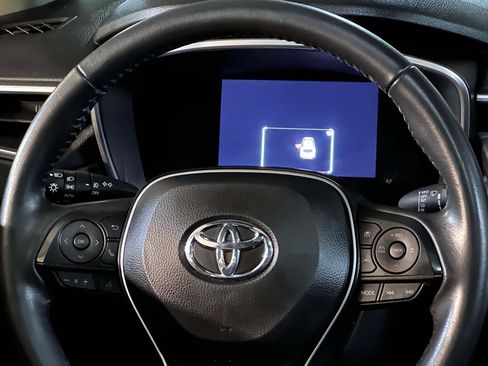 Used 2024 Toyota Corolla Cross XLE w/ Convenience Package image 18