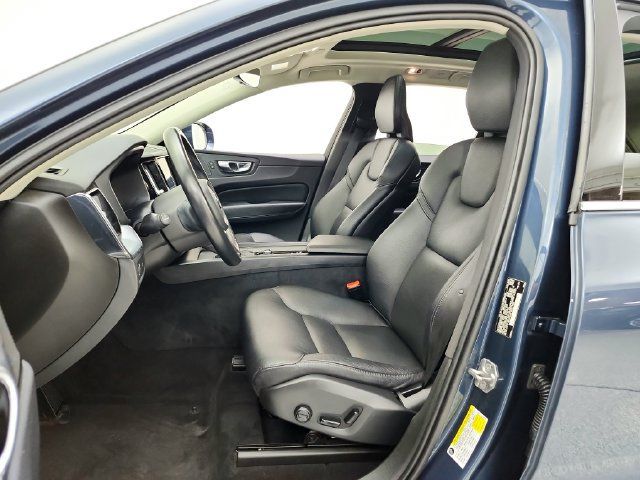 Used 2019 Volvo XC60 T6 Momentum w/ Advanced Package AWD/4WD image 21