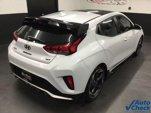 Used 2021 Hyundai Veloster Turbo image 11