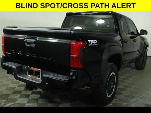 Used 2025 Toyota Tacoma TRD Off-Road AWD/4WD image 9