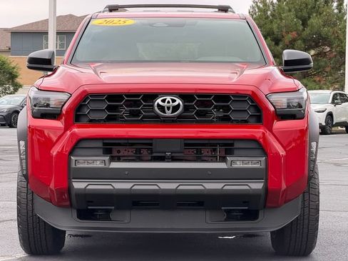 Certified 2025 Toyota 4Runner TRD Off-Road AWD/4WD image 10