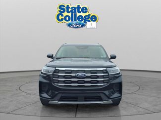 Used 2025 Ford Explorer Active video 3