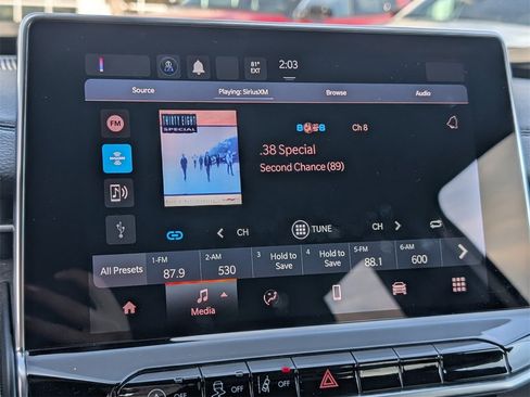 Used 2024 Jeep Compass Latitude image 12