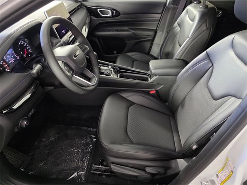 New 2026 Jeep Compass Latitude image 9