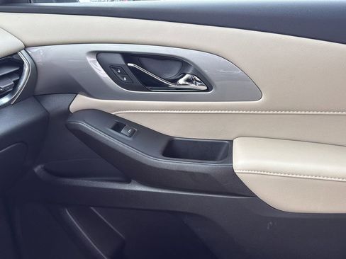 Used 2022 Chevrolet Traverse LS w/ LPO, Cargo Package FWD image 23