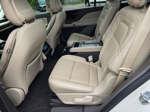 Used 2020 Lincoln Aviator Grand Touring w/ Equipment Group 301A AWD/4WD image 31