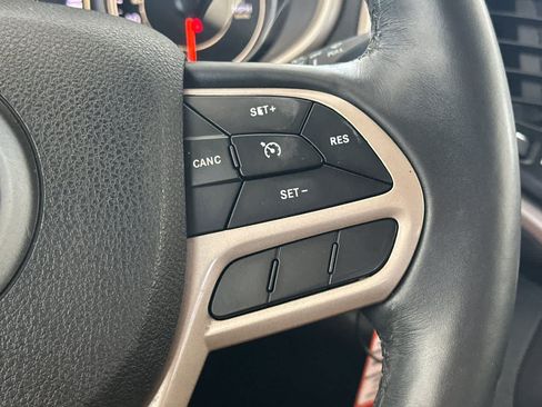 Used 2017 Jeep Cherokee Latitude w/ True North Edition AWD/4WD image 25