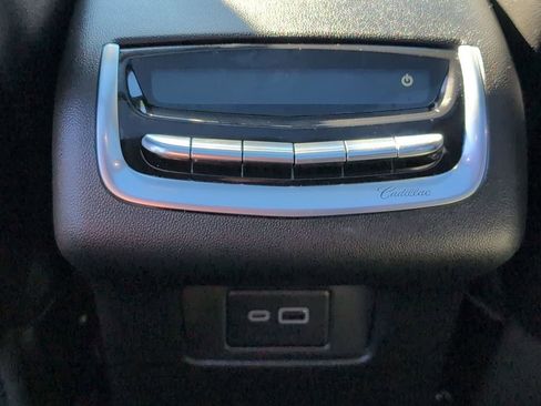 Used 2025 Cadillac XT6 Luxury image 28