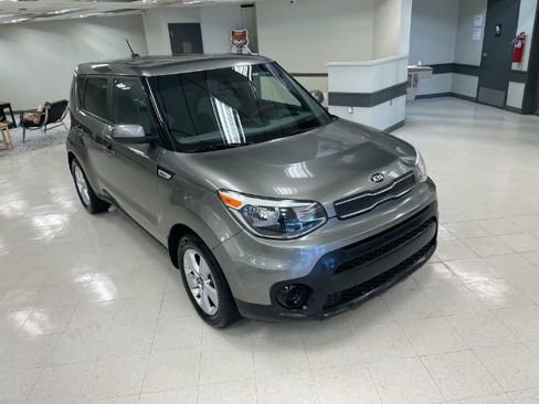 Used 2018 Kia Soul FWD image 1