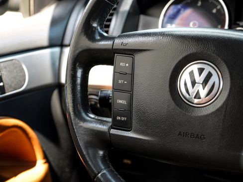 Used 2006 Volkswagen Touareg V10 TDI AWD/4WD image 20