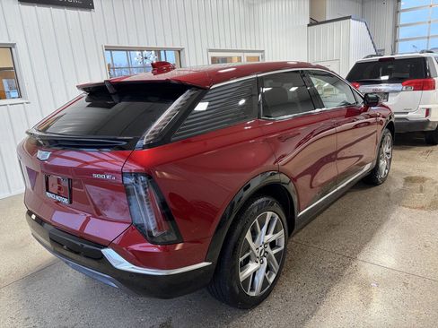 Used 2025 Cadillac Optiq Luxury 1 w/ LPO, Floor Liner Package image 4