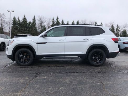 New 2026 Volkswagen Atlas Peak Edition image 7
