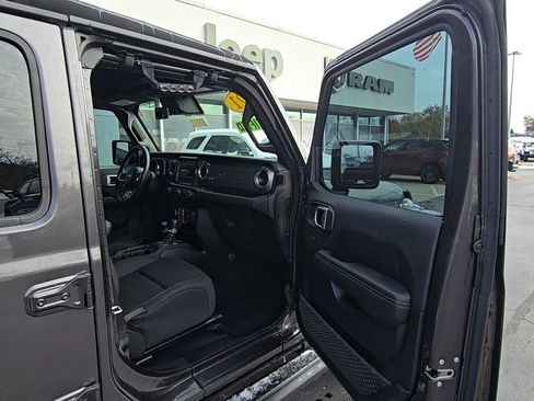 Certified 2021 Jeep Wrangler Unlimited Sahara image 16