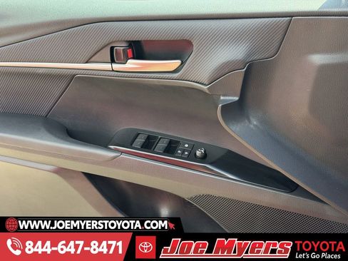 Used 2025 Toyota Camry SE image 26