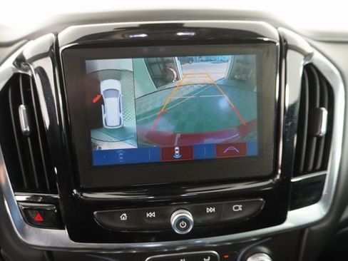 Used 2018 Chevrolet Traverse LT image 28