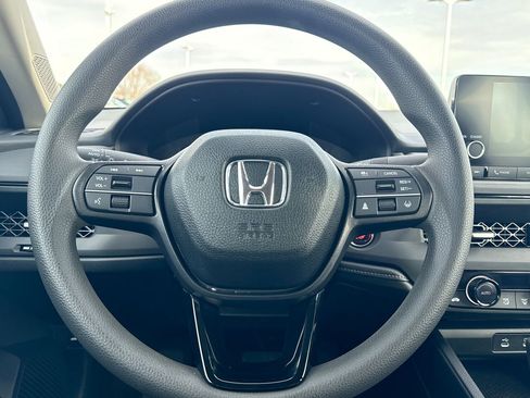 Used 2025 Honda Accord SE image 15