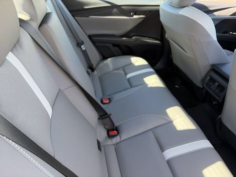 New 2026 Toyota Camry Hybrid FWD image 22
