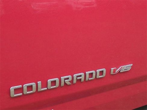 Used 2016 Chevrolet Colorado Z71 image 13
