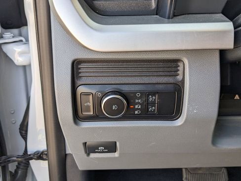 Used 2025 Ford F250 XLT image 27