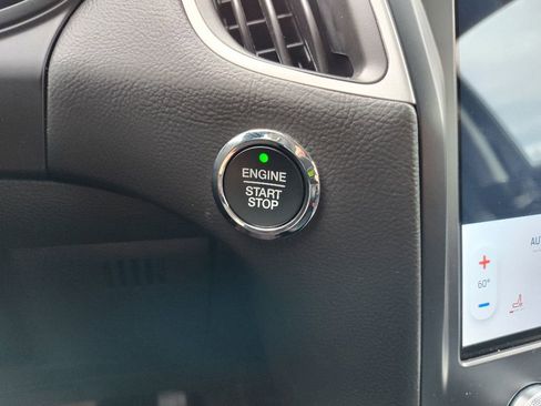 Used 2023 Ford Edge SEL w/ Sport Appearance Package image 20