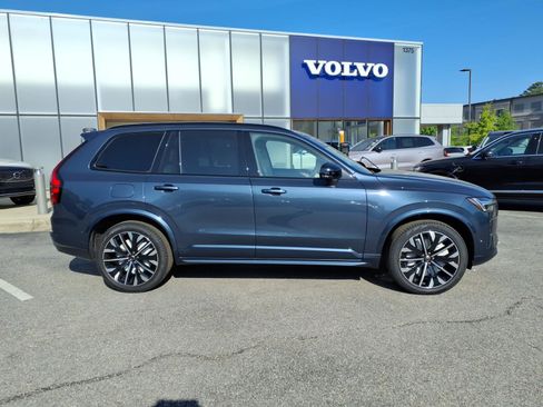 New 2026 Volvo XC90 T8 Ultra w/ Lounge Package AWD/4WD image 2