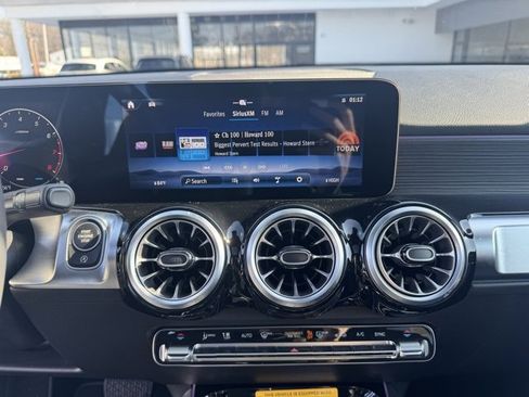 Used 2026 Mercedes-Benz GLB 250 4MATIC image 18