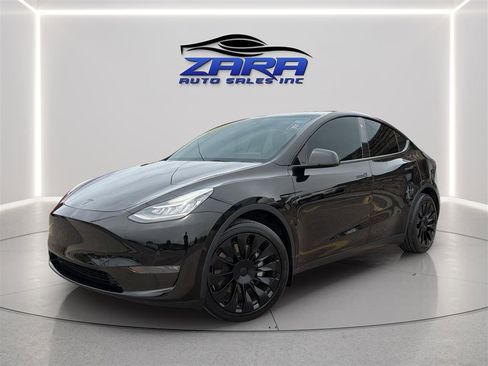 Used 2022 Tesla Model Y Long Range AWD/4WD image 1