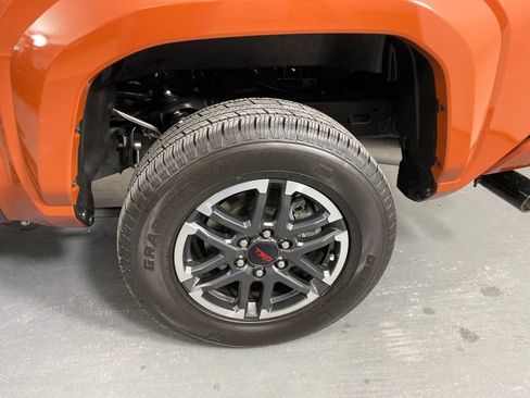 Used 2025 Toyota Tacoma TRD Off-Road image 28