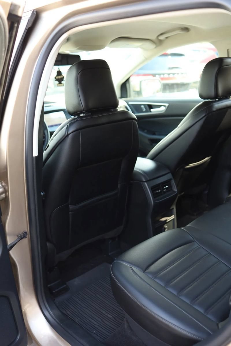 Used 2020 Ford Edge SEL w/ Cold Weather Package AWD/4WD image 29