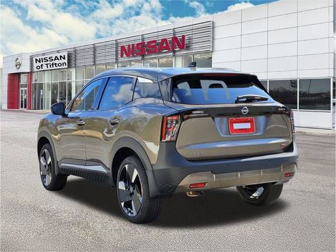 New 2026 Nissan Kicks SR FWD image 5