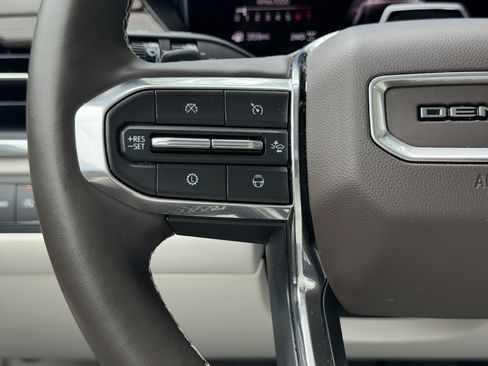 Used 2024 GMC Acadia Denali w/ Super Cruise Package AWD/4WD image 18