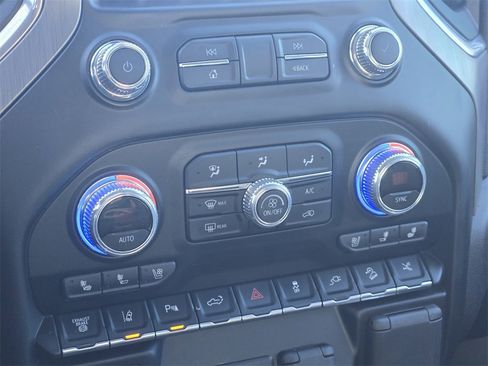 Used 2021 GMC Sierra 2500 Denali w/ Denali Black Diamond Edition image 13