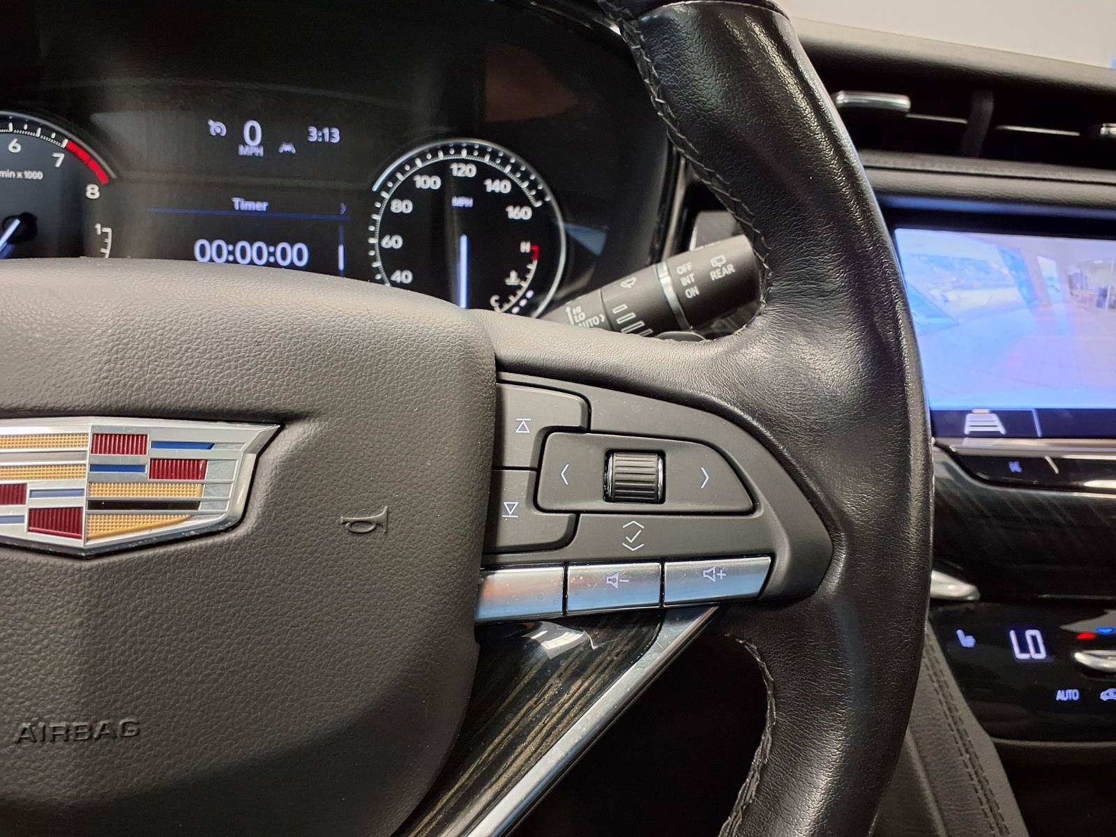 Used 2020 Cadillac XT6 Premium Luxury FWD image 28