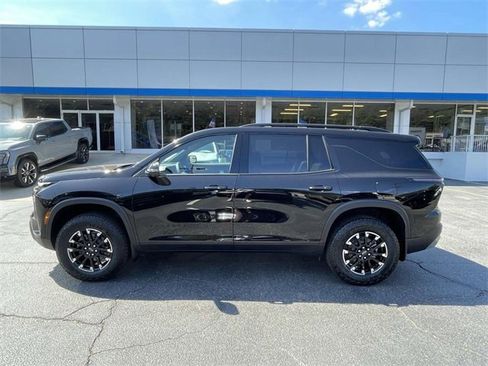 New 2026 Chevrolet Traverse Z71 w/ Driver Confidence Package image 2