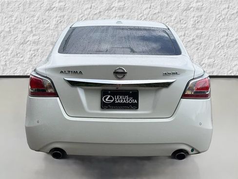 Used 2015 Nissan Altima 3.5 SL FWD image 4