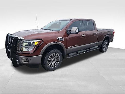 Used 2018 Nissan Titan Platinum Reserve w/ Platinum Utility Package image 4