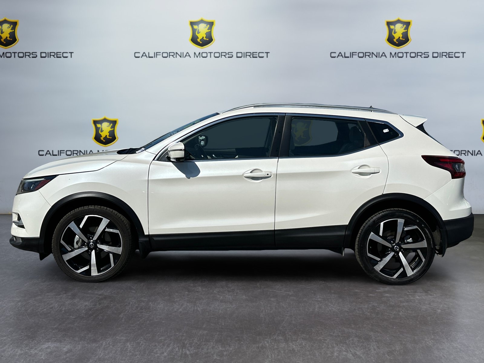 Used 2022 Nissan Rogue Sport SL w/ Premium Package AWD/4WD image 2