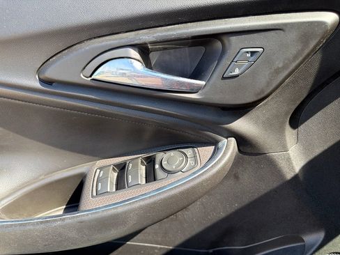 Used 2016 Chevrolet Malibu LT w/ Leather Package FWD image 31