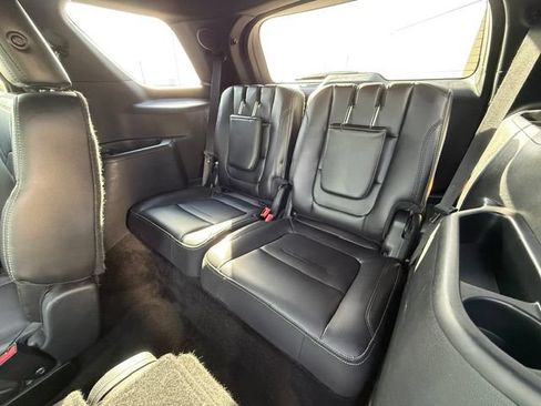 Used 2017 Ford Explorer Limited w/ Equipment Group 301A FWD image 8
