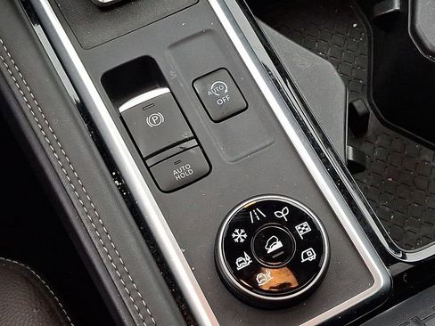 Used 2024 Nissan Pathfinder Platinum w/ Cargo Package image 26