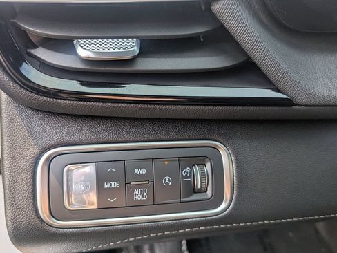 Used 2026 Buick Enclave Preferred AWD/4WD image 24