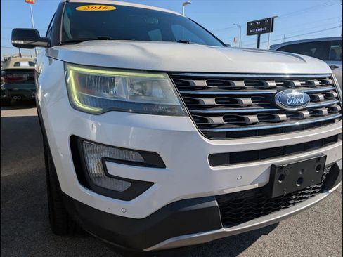 Used 2016 Ford Explorer XLT w/ Equipment Group 202A image 19