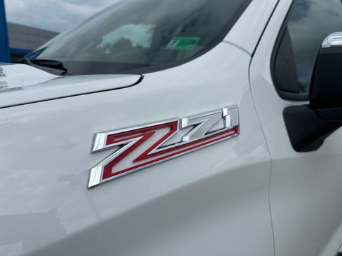 New 2025 Chevrolet Silverado 1500 LT w/ Z71 Off-Road Package image 13