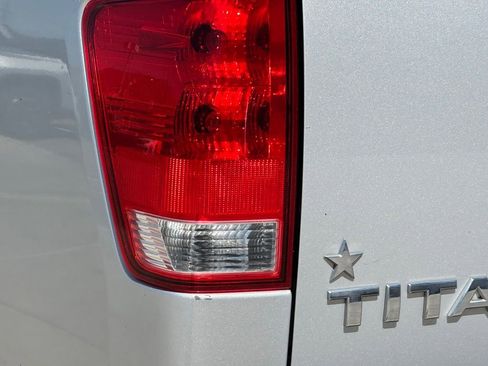 Used 2011 Nissan Titan SV RWD image 12