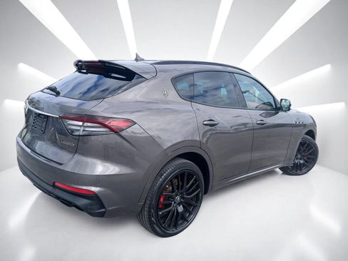 Used 2022 Maserati Levante GT AWD/4WD image 3