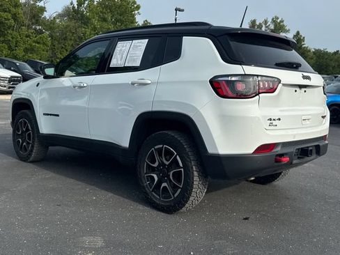 Used 2025 Jeep Compass Trailhawk w/ Trailer Tow Group AWD/4WD image 5